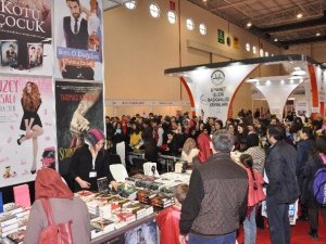 Samsun'daki Kitap Fuarına Yoğun İlgi