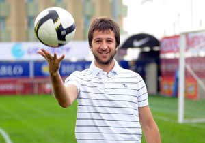 Giray Kaçar; futbola açım!