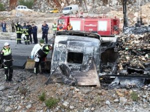 Araç sürücüsü yanarak can verdi