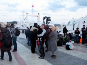 15 saatte 505 kaçak göçmen yakalandı