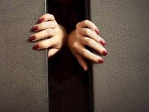 Asansörde açlıktan öldü!