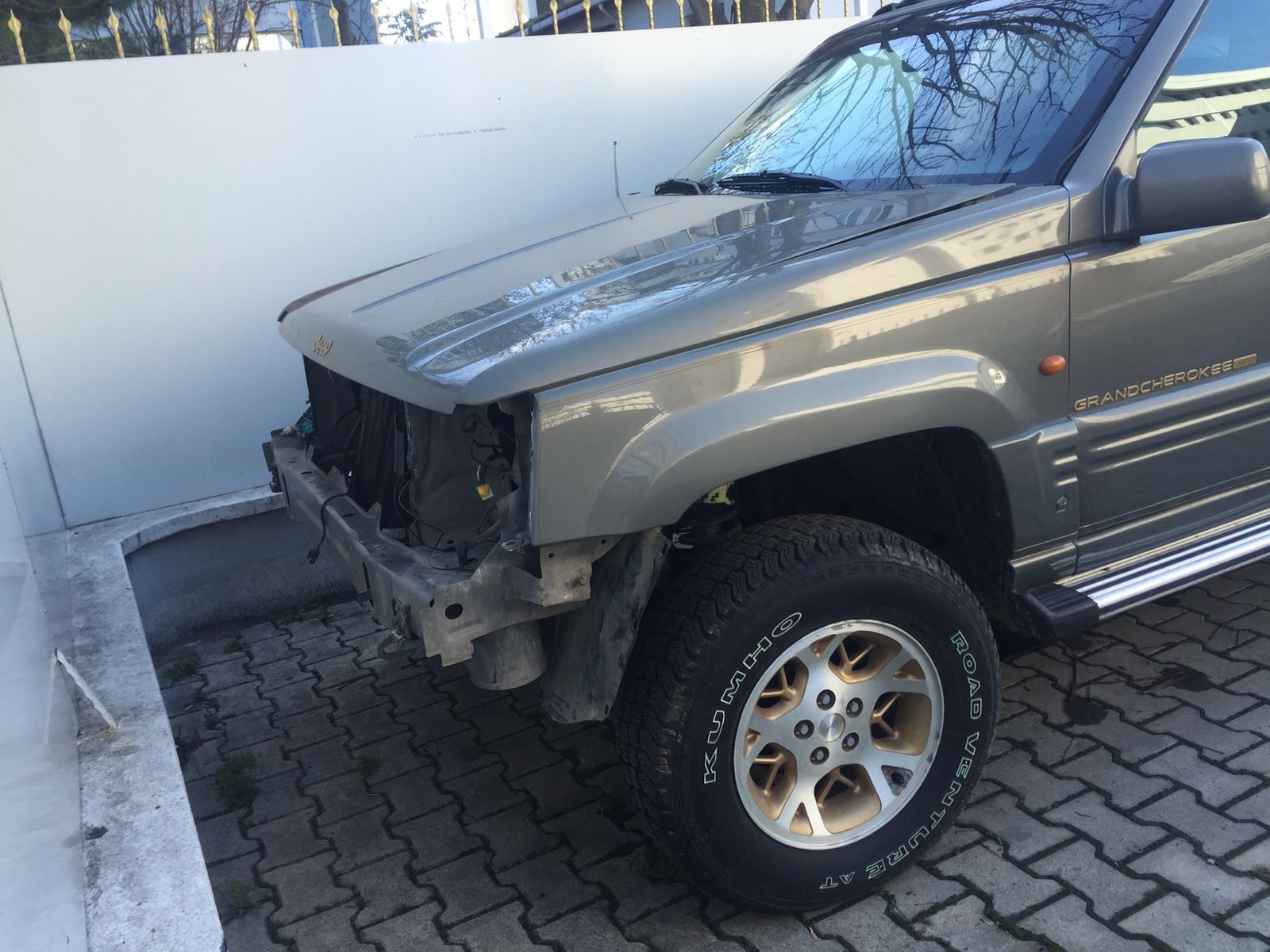 Trabzon'da kaçak araba iddiası