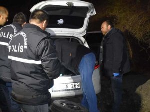 Polisten kaçan araçtan kalaşnikof çıktı