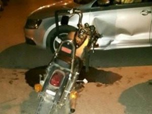 Motosiklet Otomobile Çarptı: 1 Yaralı