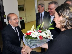 Gümrükçüoğlu'ndan Tabipler Odası’na ziyaret