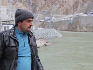 Her Gün Çoruh'a giderek kızını arıyor