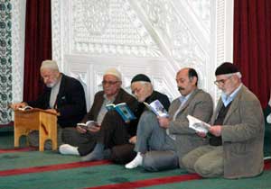 Trabzon'da kitap okuma saati