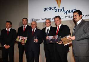 Özgener'e barış ödülü verildi