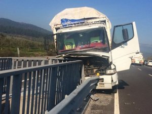 Bir anda hareket eden kamyonun altında can verdi