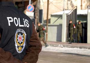 Tehdidle telefonu aldı, yakalandı