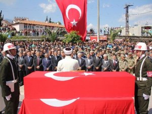 Şehit astsubayın naaşı toprağa verildi