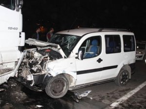 Ters yolda giden araç TIR’la çarpıştı!