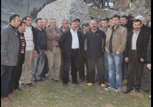 Uzungöllüler duvara karşı