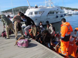 Umuda yolculuk operasyona takıldı