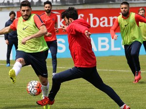 Trabzonspor'da forma savaşları.  sakatların dönmesi rekabeti artırdı.