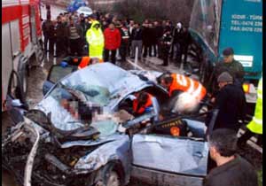 Feci kaza 5 can aldı