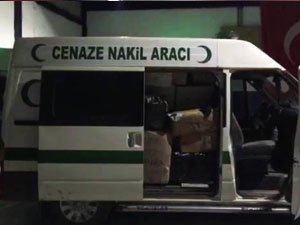 Cenaze aracından çıkanlar şok etti