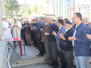 Rize’den giden şehit için gıyabi cenaze namazı