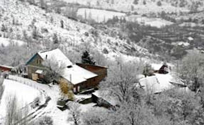 Kar mağduru 4 kişi kurtarıldı