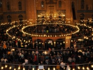 Bu gece Miraç Kandili, nasıl ibadet edilmeli?