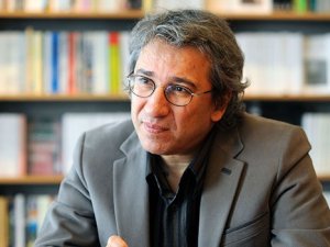 Can Dündar'a silahlı saldırı!