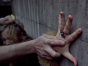 "Kadına ihtiyacım var" diyerek...