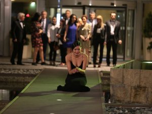 Asla Vazgeçmem 50. bölümde Nur gerçeğin farkına varıyor