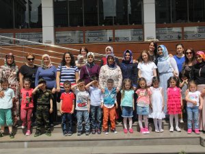 Miniklerden annelerine gecikmeli sürpriz