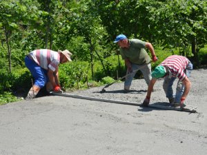Trabzon'da yollar betonlanıyor
