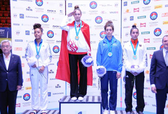 Türk tekvandocular madalyaları topladı