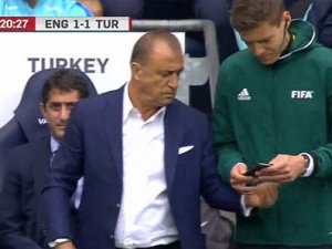 Terim'den hakemi şok eden hareket