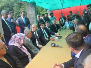 Bakan Soylu'dan şehit evine ziyaret