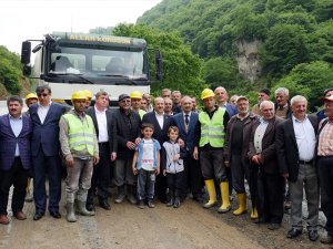 Trabzon'da yol çalışmaları sürüyor