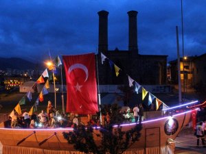 Dev gemiyi karadan yürüttüler