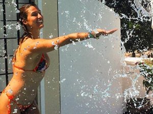 Tuğba Özay sosyal medyayı salladı!