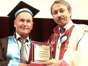62 Yaşında 3 üniversite okudu
