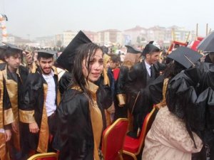 Mezuniyet töreni kötü sonla bitti