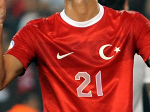 Milli futbolcuya Dortmund kancası