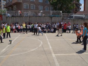 Rize'de çocuk oyunları şenliği yapıldı