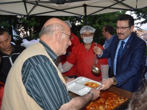 Başkan Genç vatandaşlarla iftar yaptı