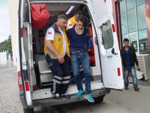 Otomobil ile kamyonet çarpıştı 2 yaralı