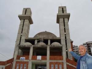 Trabzon'da kiliseye benzeyen camiyi devrettiler