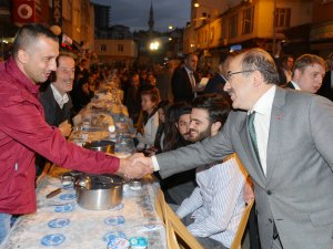 Gümrükçüoğlu Erdoğan ve Yıldırım'ın selamını iletti