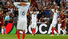 İngiltere'ye son dakikada şok