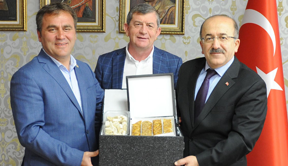 Başkan Gümrükçüoğlu'da Gümüşhane'den ziyaret