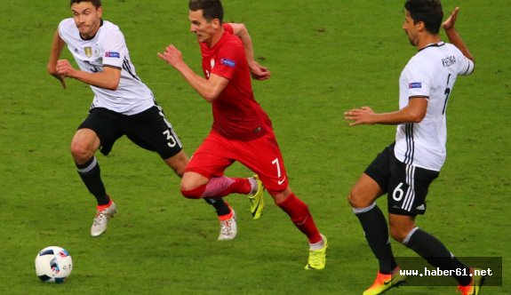 Almanya Polonya'ya takıldı