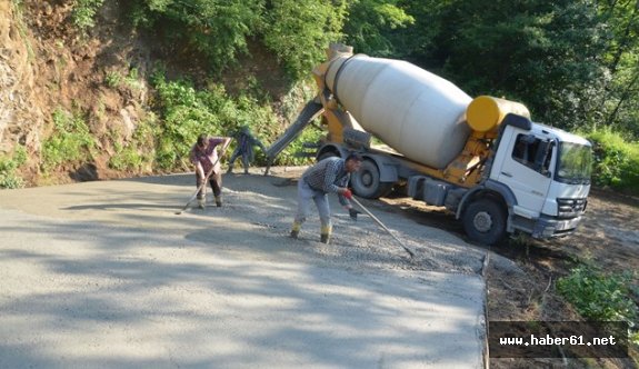 Trabzon'da yol çalışmaları sürüyor