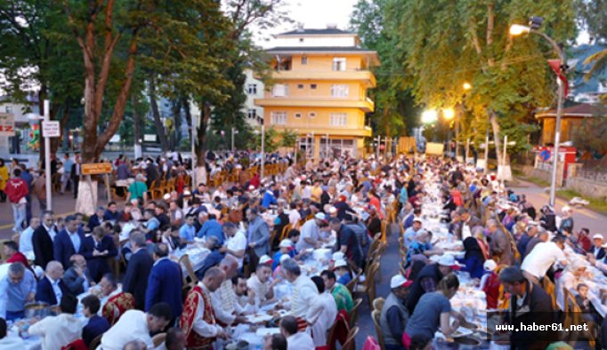 Gümrükçüoğlu'ndan iftar açıklaması