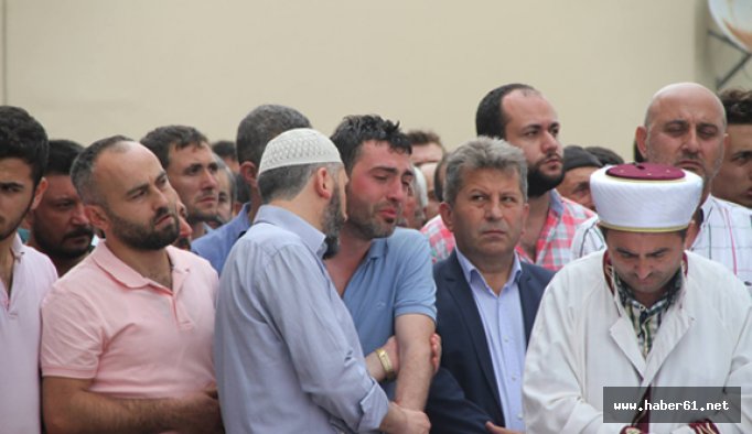 1 yıllık eşine böyle veda etti