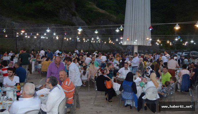 İmperial hastanesi çalışanları iftarda buluştu